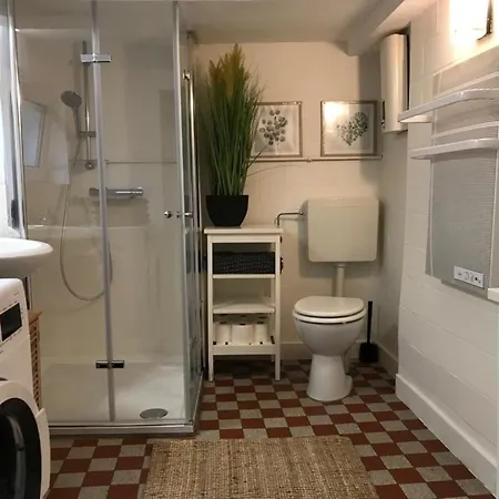 Nature Living - Mit Kamin - Feuerschale - Garten - Mit Beheizbarem Gartenwhirlpool